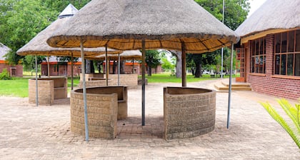 Self Catering Chalets - Manyeleti