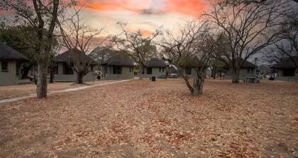 Self Catering Chalets - Manyeleti