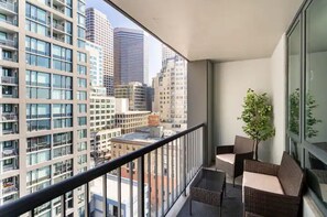 Property grounds - Free Parking! Pike Place Market Condo! King Bed! Gym!  (Seattle)
