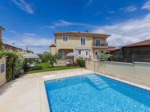 Pool - Villa Ester by Interhome (Umag)