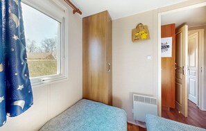 2 bedrooms, travel crib, free WiFi - Nice home in Sainte-Gemme (Sainte-Gemme)
