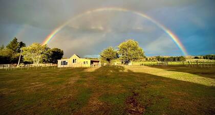 Cliff Top Cottage just off SH1