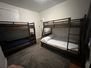 2 bedrooms, iron/ironing board, WiFi, bed sheets