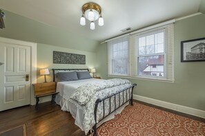 1 chambre, fer et planche Ă repasser, Wi-Fi gratuit, draps fournis
