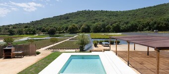 Villa 'Mas Tortós' with Mountain View, Private Garden and Barbecue