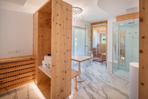 Interior - Apartment 'Wellness Alpino Con Minispa' with Mountain View, Shared Terrace and Wi-Fi (Soraga)