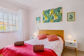 2 bedrooms, iron/ironing board, free WiFi, bed sheets