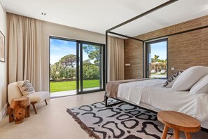 5 habitaciones, tabla de planchar con plancha y wifi gratis 