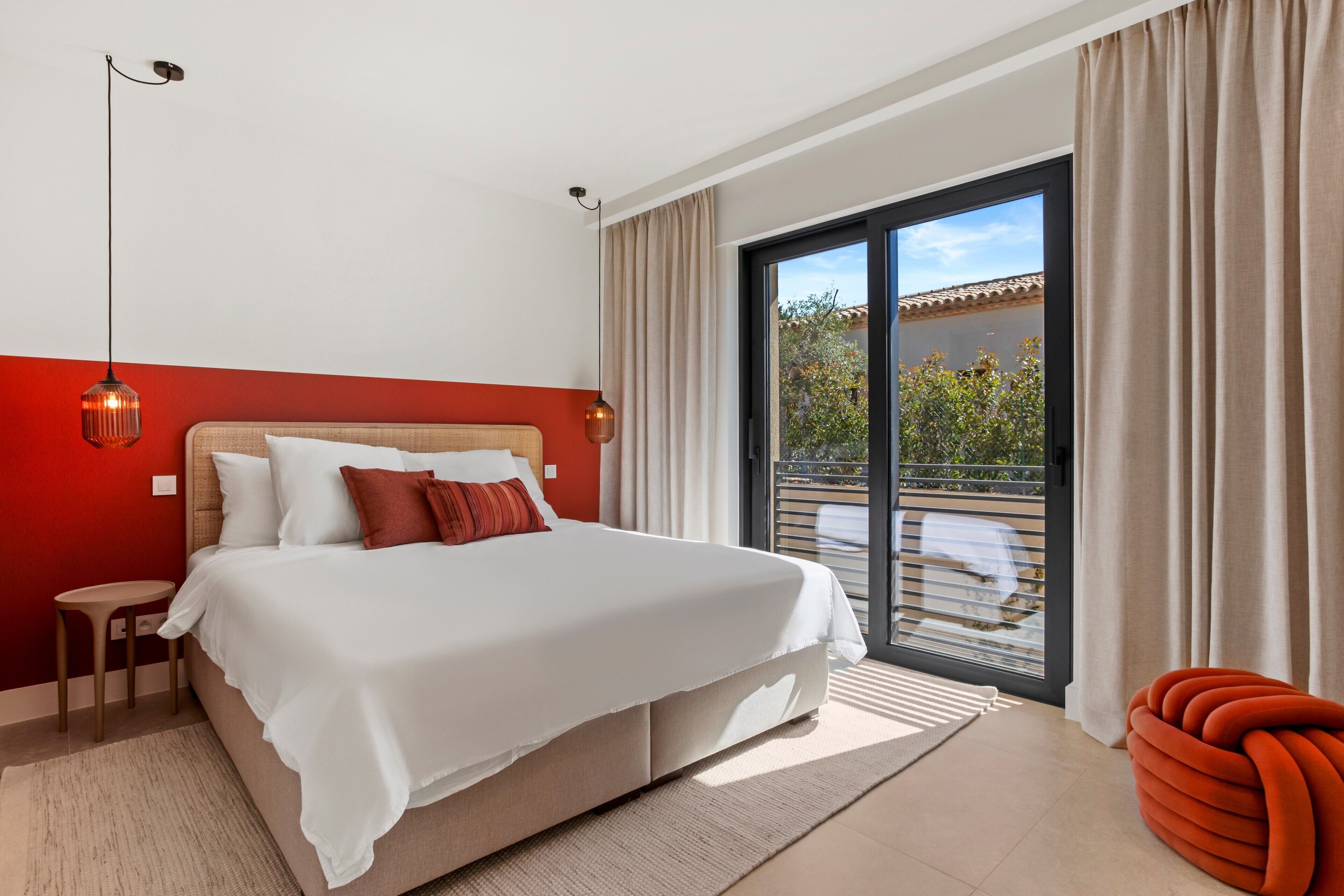 5 bedrooms, iron/ironing board, free WiFi, bed sheets