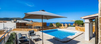 Country House 'Can Eolo' with Sea View, Wi-Fi and Air Conditioning