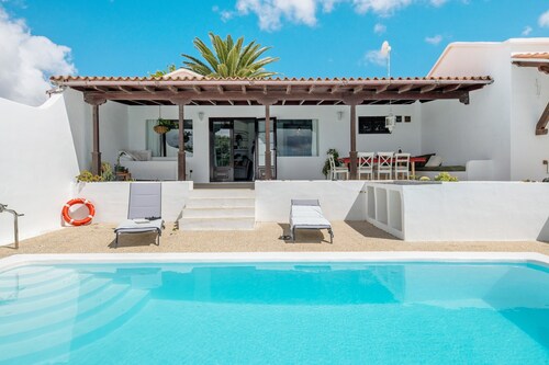 Vacation Home 'Casa Carmen - Comfort and Privacy' with Sea View, Private Pool and Wi-Fi