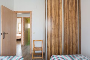 4 bedrooms, free WiFi, bed sheets