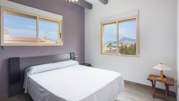 4 soverom, wi-fi (inkludert) og sengetøy