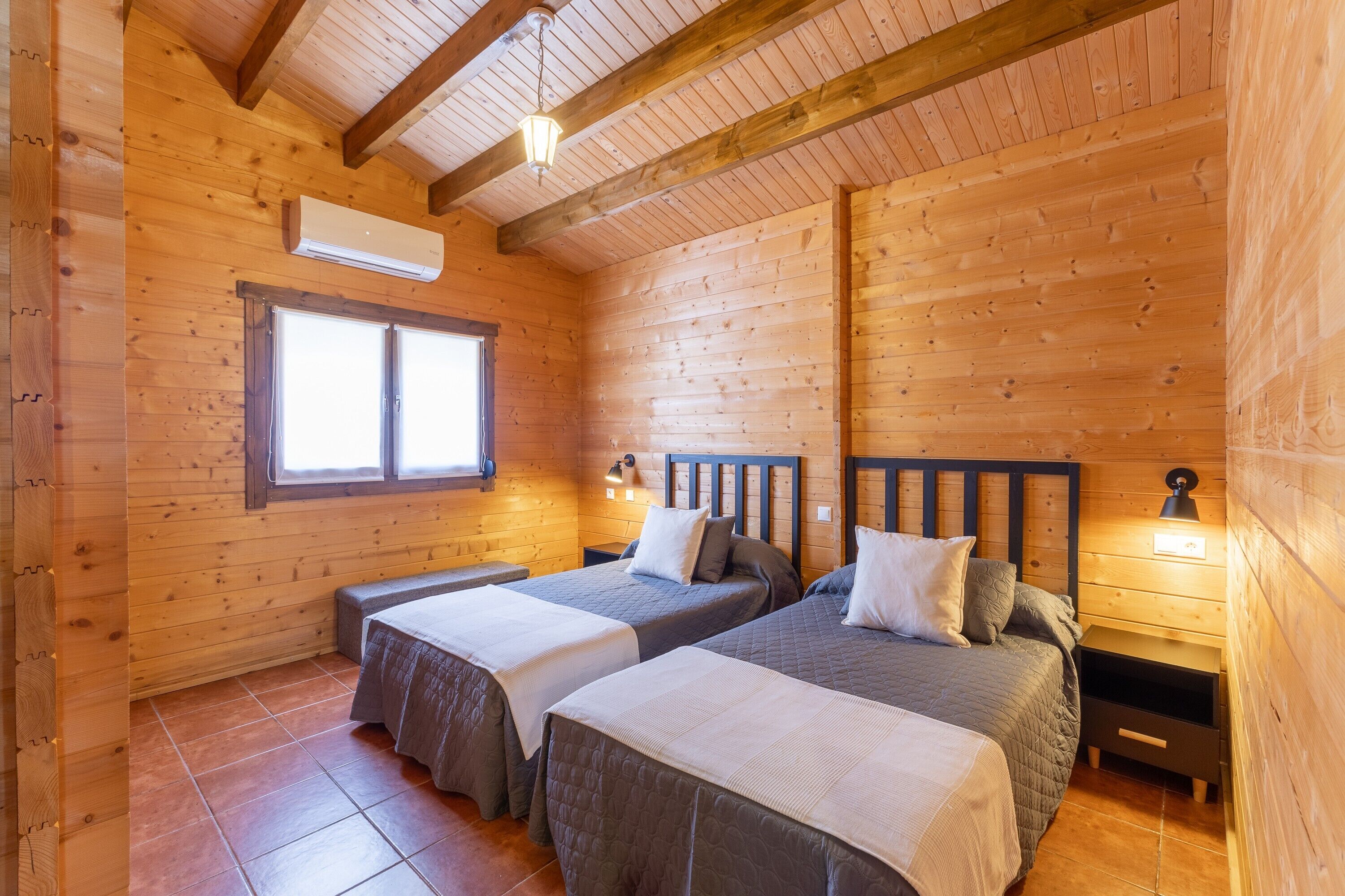 7 habitaciones, tabla de planchar con plancha y wifi gratis 