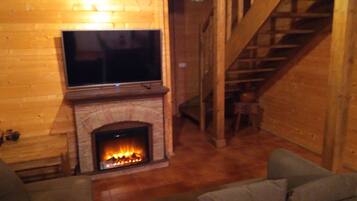 Télévision, cheminée