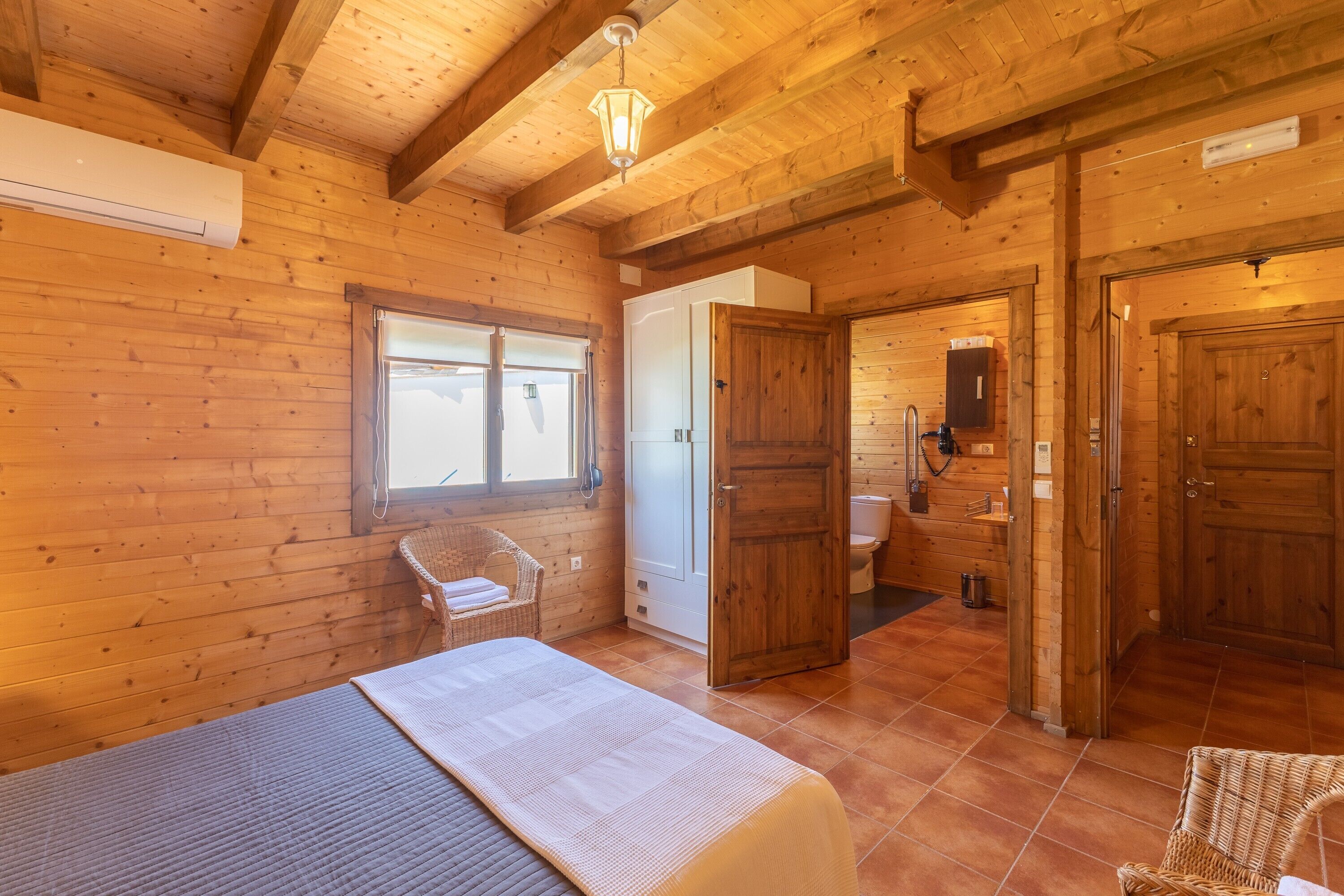 7 chambres, fer et planche à repasser, Wi-Fi gratuit, draps fournis