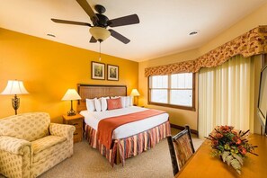 2 室のベッドルーム、デスク、アイロン / アイロン台、旅行用ベビーベッド