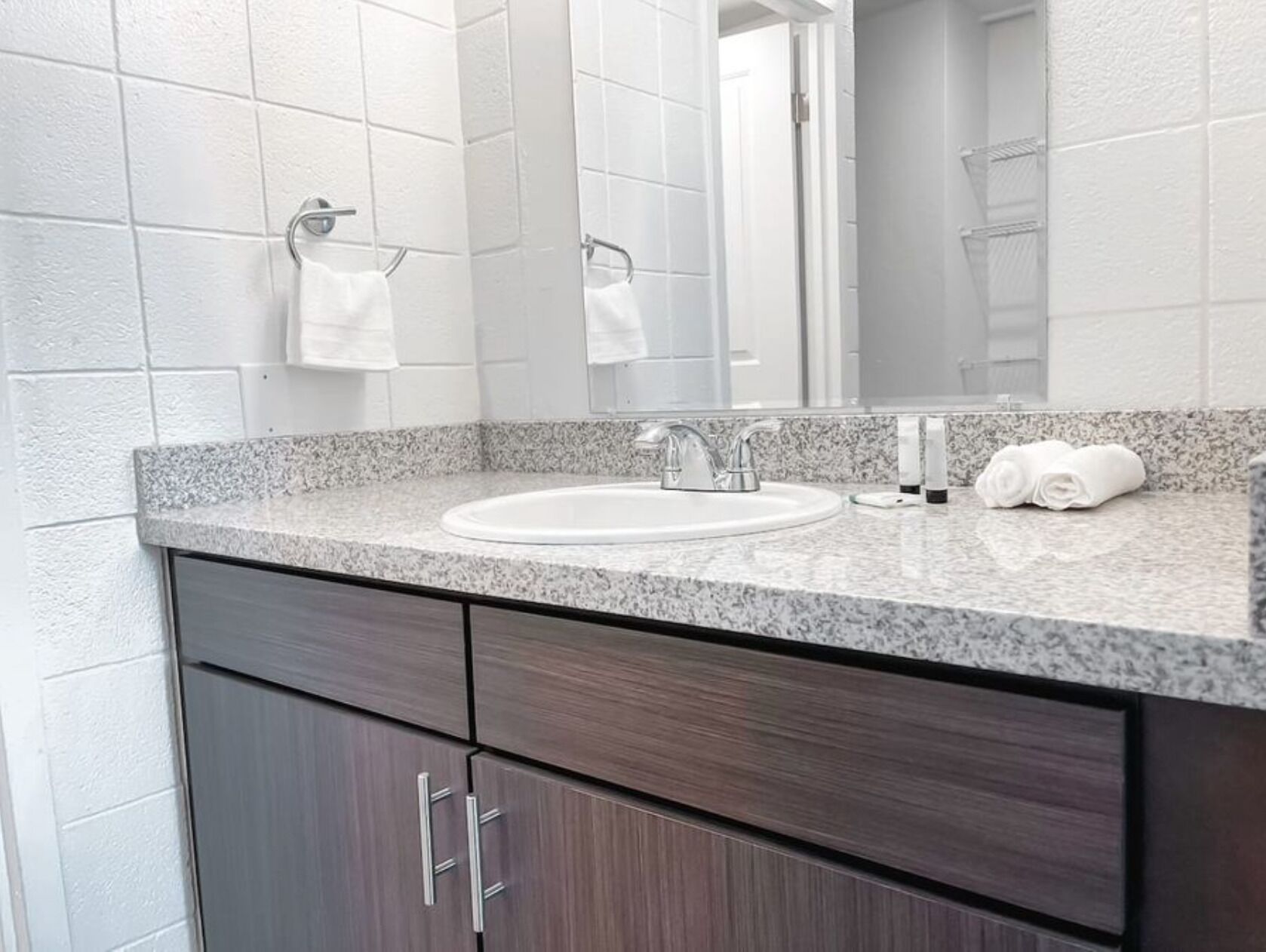 Handtücher, Seife, Shampoo, Toilettenpapier