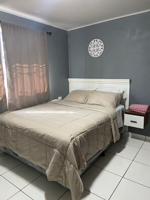 3 bedrooms, WiFi, bed sheets - Charming 3-bedroom house in enchanting Santa Ana with AC, WiFi (Santa Ana)