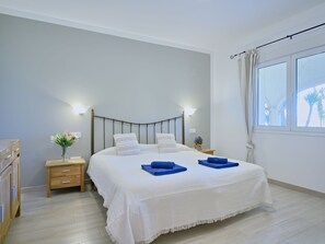3 Schlafzimmer, Schreibtisch, Bügeleisen/Bügelbrett, WLAN