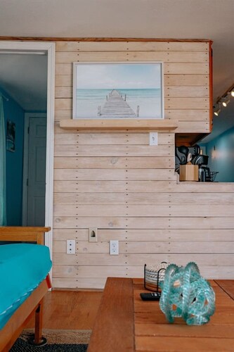 Beach Haven w/Spacious Balcony