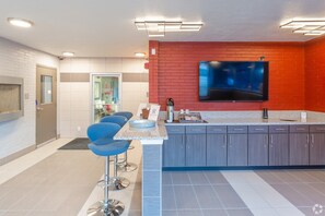 Dining - Sleepover | Pristine 1BD/1BA + Gym - Cincinnati (Cincinnati)