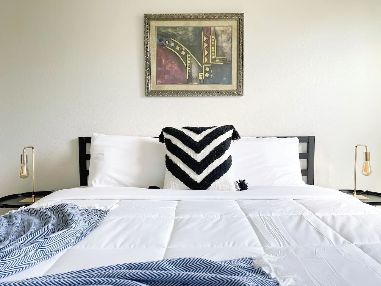 Desk, iron/ironing board, free WiFi, bed sheets