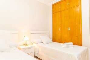 2 Schlafzimmer, Bügeleisen/Bügelbrett, Reisekinderbett, kostenloses WLAN