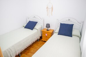2 bedrooms, iron/ironing board, WiFi, bed sheets - Casa Luz del Carmen | Terraza, Primera Línea (Barbate)