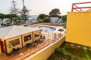 Pool - Apartamento Sereno 5 | Piscina, Garaje, Terraza y Playa (Los Caños de Meca)