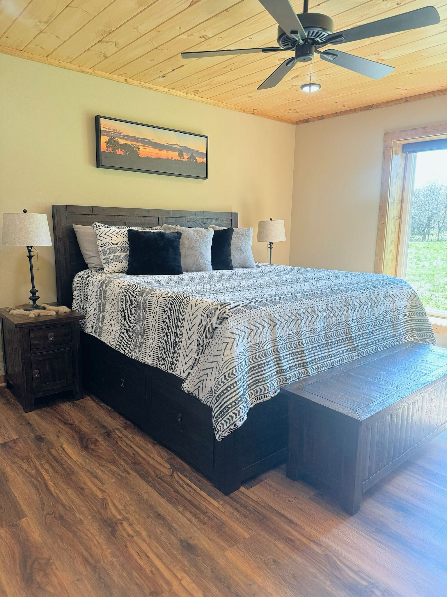 3 slaapkamers, een strijkplank/strijkijzer, reisbedje, gratis wifi