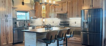 Beautiful new barndominium close to lake Ouachita, caddo river and camp ozark.