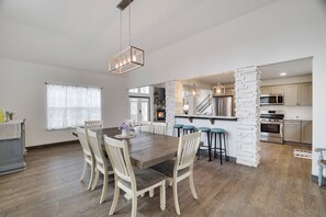 Dining - Beautiful New Construction home ready for summer in Masthope! (Lackawaxen)