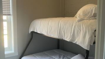 3 bedrooms, WiFi, bed sheets