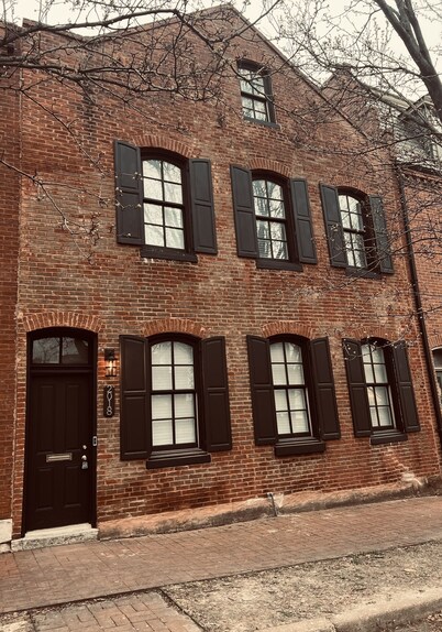 Brand New! Soulard Charmer - Pet Friendly. 