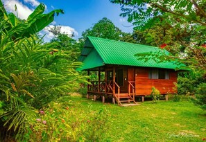 Cabane Familiale, plusieurs lits, salle de bains attenante, vue jardin | Wi-Fi gratuit, draps fournis