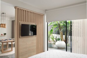 1 bedroom, premium bedding, down comforters, minibar