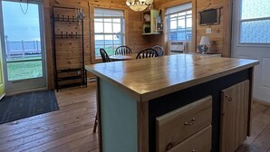 Unclassified image, 5 of 9, button - Le Chalet Bleu à Shippagan (Chiasson)