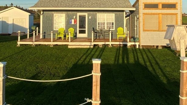 Unclassified image, 1 of 9, button - Le Chalet Bleu à Shippagan (Chiasson)