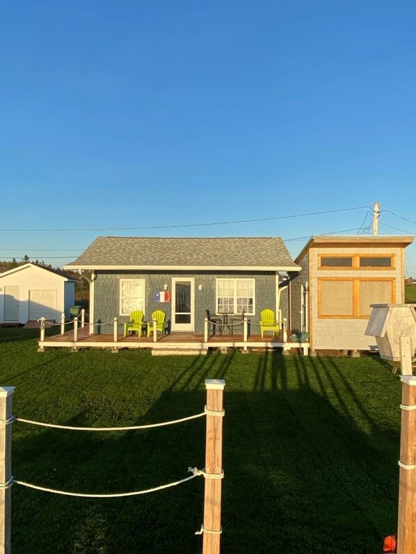 Exterior - Le Chalet Bleu à Shippagan (Chiasson)