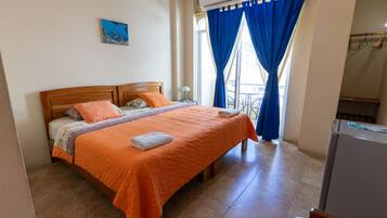 1 habitación, wifi y ropa de cama