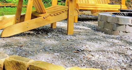 Secluded Blue Ridge Mountain Cabin: Autumn Canopy Views, Firepits & Creek Access