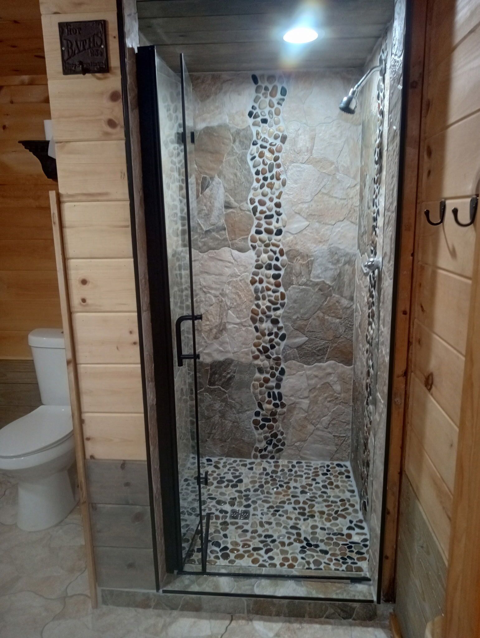 Shower, eco-friendly toiletries, towels