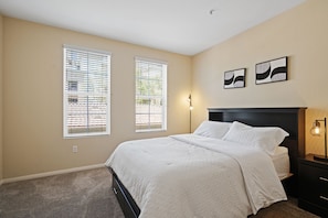 2 bedrooms, iron/ironing board, free WiFi, bed sheets