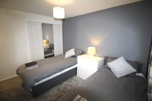 3 bedrooms, iron/ironing board, WiFi, bed sheets - 3 Bed House - Sleeps 6 - Fully Refurbished (ROWLANDS GILL)