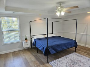 4 bedrooms, WiFi, bed sheets - Spacious 4-bedroom home in private nature (Moore)