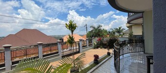 Stunning 2-Bed Apartment in Kigali