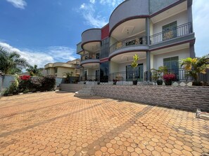 Exterior - Stunning 2-Bed Apartment in Kigali (Kigali)