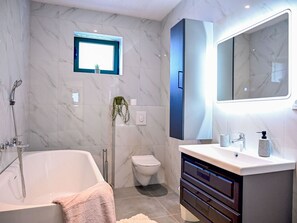 Hair dryer, towels - Markanovi Dvori by Interhome (Imotski)