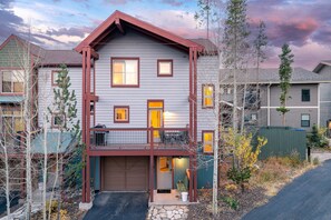 Exterior - Luxury Chalet 100 I Private Hot Tub I Great Views I Arcade I Best Price I Discounted Attractions (Winter Park)